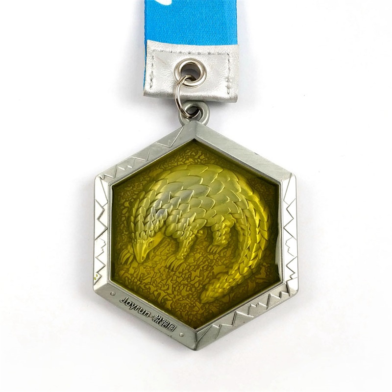 Gipili nga 3D Stain Glass Wild Online Run Medal